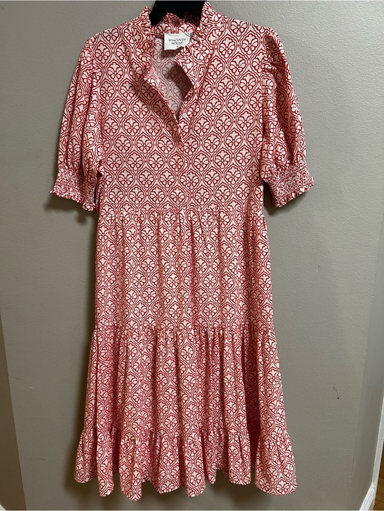 Hyacinth House Dresses & Skirts - Hyacinth House Tuckernuck Dress M Red White Floral Tiered Midi Puff Sleeve